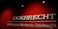 Logo da Odebrecht no prédio da companhia em São Paulo  Foto: Paulo Whitaker / Reuters