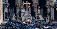 Ruínas no interior da Catedral de Notre-Dame após o incêndio  Foto: DW / Deutsche Welle