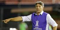 Técnico Renato Gaúcho durante jogo entre Grêmio e Libertad  Foto: Jorge Adorno / Reuters