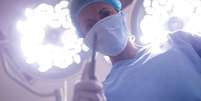 Um em cada 20 pacientes permanece alerta durante cirurgia  Foto: Getty Images / BBC News Brasil
