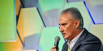 Técnico Tite durante o evento Somos Futebol, 3ª Semana de Evolução do Futebol Brasileiro, realizado no auditório da CBF, localizado na cidade do Rio de Janeiro  Foto: Nayra Halm / Estadão Conteúdo