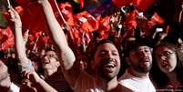 Adeptos do PSOE festejam nas ruas de Madri  Foto: DW / Deutsche Welle