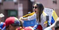 Protesto contra Maduro em frente à Embaixada da Venezuela em Washington, nos EUA  Foto: EPA / Ansa - Brasil