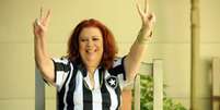 Beth Carvalho cantou sua paixão pelo Botafogo em sua obra (Divulgação Botafogo)  Foto: LANCE!