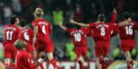 Em 2004/05, Liverpool fez história (Foto: Filippo Monteforte / AFP)  Foto: Lance!
