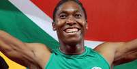 A sul-africana Caster Semenya comemora vitória nos Jogos da Commonwealth de 2018  Foto: Athit Perawongmetha / Reuters