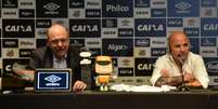 Peres disse que clubes do mundo querem contar com o técnico Jorge Sampaoli (Ivan Storti/Santos FC)  Foto: LANCE!