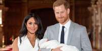 Príncipe Harry e Meghan Markle apresentam novo bebê real  Foto: Dominic Lipinski / Reuters