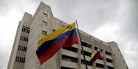 Bandeira da Venezuela em frente à Suprema Corte do país em Caracas
08/05/2019 REUTERS/Ueslei Marcelino  Foto: Reuters