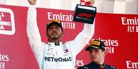 Lewis Hamilton largou na segunda colocação, assumiu a ponta logo na primeira curva e foi o vencedor do Grande Prêmio da Espanha de Fórmula 1  Foto: Juan Medina / Reuters