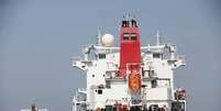 Navio danficado no porto de Fujairah, nos Emirados Árabes Unidos
13/05/2019 REUTERS/Satish Kumar  Foto: Reuters