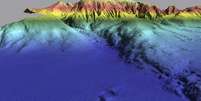 A zona colorida em azul é a Planície Abissal da Ferradura, abaixo da qual foi encontrada a anomalia nas placas tectônicas  Foto: Imagens cedidas por João Duarte / BBC News Brasil