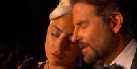 Lady Gaga e Bradley Cooper na performance da música 'Shallow' durante o Oscar.  Foto: Lady Gaga, Bradley Cooper - Shallow (From 'A Star Is Born'/Live From The Oscars) (2019)/YouTube/Reprodução / Estadão