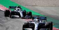 &ldquo;Por enquanto &eacute; entre eu e Lewis&rdquo;, disse Bottas  Foto: LLUIS GENE/ AFP / F1Mania