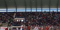 Na imagem, partida disputada em janeiro entre Jorge Wilstermann e Always Ready, no mesmo estádio de El Alto, a mais de 4 mil metros de altitude, onde morreu o árbitro Víctor Hugo Hurtado Ogeda  Foto: David Mercado / Reuters