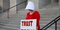 Mulher protesta contra legislação estadual da Geórgia que restringe o direito ao aborto, em Atlanta
07/05/2019
REUTERS/Elijah Nouvelage  Foto: Reuters