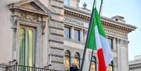 Bandeira italiana no Palácio Chigi, sede do governo, em Roma  Foto: ANSA / Ansa - Brasil