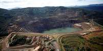 Vista aérea de talude em Barão de Cocais; instalação da Vale teve declarado risco iminente de ruptura  Foto: Reuters / BBC News Brasil