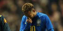 Neymar deixa o gramado em amistoso do Brasil contra Camarões (20/11/2018)  Foto: Andrew Boyers / Reuters