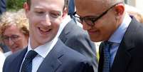 Presidente do Facebook, Mark Zuckerberg, e o presidente da Microsoft, Satya Nadella. 23/5/2018. REUTERS/Charles Platiau  Foto: Reuters