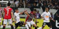 São Paulo caiu mais uma vez em Itaquera (Foto: Rubens Chiri/saopaulofc.net)  Foto: Lance!