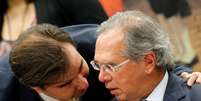 Presidente da Câmara, Rodrigo Maia, conversa com ministro da Economia, Paulo Guedes
08/05/2019
REUTERS/Adriano Machado  Foto: Reuters