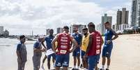 Santos treinou na praia visando confronto pela Copa do Brasil  Foto: Ivan Storti / Divulgação