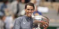 Rafael Nadal posa com a taça de campeão de Roland Garros
09/06/2019
Susan Mullane-USA TODAY Sports via REUTERS.  Foto: Reuters