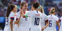 Jogadoras americanas comemoram segunda vitória na Copa do Mundo  Foto: Michael Chow-USA TODAY Sports / Reuters