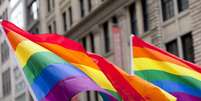 Bandeiras do Orgulho Gay em parada em Nova York  Foto: iStock