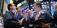 Operadores na Bolsa de Valores de Nova York. 20/06/2019. REUTERS/Brendan McDermid  Foto: Reuters