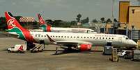 O avião da Kenya Airways, como este, estava voando para Londres do aeroporto internacional Jommo Kenyatta, em Nairobi  Foto: Getty Images / BBC News Brasil