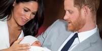 Príncipe Harry e a esposa, Meghan, apresentam o filho Archie Harrison Mountbatten-Windsor
08/05/2019
Dominic Lipinski/Pool via REUTERS  Foto: Reuters