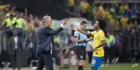 Willian não poderá estar à disposição de Tite na decisão (Foto: Lucas Figueiredo/CBF)  Foto: LANCE!