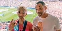 Jaden Smith ao lado de seu pai, Will Smith.  Foto: Instagram / @willsmith / Estad&atilde;o