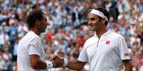 Federer bateu Nadal no 40º confronto entre eles; vitória deu vaga na final de Wimbledon  Foto: Adrian Dennis / Pool / Reuters