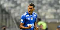 Pedro Rocha, do Cruzeiro, comemora após marcar gol em partida contra o Atlético Mineiro, válida pelas quartas de final da Copa do Brasil, no estádio Mineirão, em Belo Horizonte (MG)  Foto: Mourão Panda / O Fotográfico / Estadão