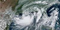 Tempestade tropicar Barry se aproxima da costa da Louisiana, 12/07/2019 NOAA/Handout via REUTERS   Foto: Reuters