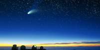 Foi assim que o Cometa Halle-Bop foi visto do vulcão Mauna Kea, no Havaí  Foto: Science Photo Library / BBC News Brasil