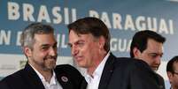 Presidente Jair Bolsonaro e presidente do Paraguai, Mario Abdo, em Foz do Igua&ccedil;u
10/05/2019
Marcos Correa/Presid&ecirc;ncia da Rep&uacute;blica/Divulga&ccedil;&atilde;o via REUTERS  Foto: Reuters