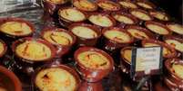 No Festival de Sopas da Ceagesp, é possível provar à vontade caldos e sopas como a de cebola gratinada  Foto: Zeka Videira/ Divulgação / Estadão