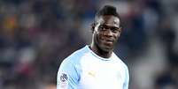 Mario Balotelli em a&ccedil;&atilde;o pelo Olympique de Marseille  Foto: Reuters