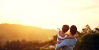 Pai e filho  Foto: PeopleImages / iStock