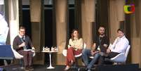 A palestra "O poder das startups de transformar o Brasil", no festival blastU  Foto: Terra / Reprodução