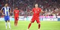 Lewandowski marcou os dois gols do Bayern de Munique nesta sexta (Divulgação)  Foto: LANCE!
