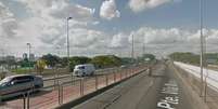 Ponte da Vila Maria, que atravessa a Marginal Tietê, foi palco de grave acidente em que duas pessoas morreram degoladas  Foto: Google Street View / Reprodução