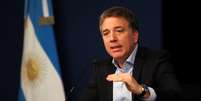 Nicol&aacute;s Dujovne, ex-ministro da Fazenda da Argentina, durante entrevista coletiva em Buenos Aires  Foto: Agustin Marcarian / Reuters