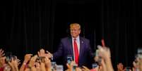 Presidente dos EUA, Donald Trump. acena a simpatizantes durante comício em Cincinnati
01/08/2019 REUTERS/Bryan Woolston  Foto: Reuters
