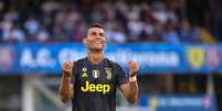 Cristiano Ronaldo com as cores da Juventus (Foto: AFP)  Foto: Lance!