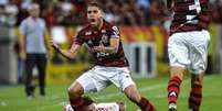 Cuéllar foi titular no 2 a 0 do Flamengo sobre o Inter, no Maracanã (Foto: Alexandre Vidal e Marcelo Cortes/Flamengo)  Foto: Lance!